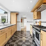 Bramcote Lane Spacious 5 Bedroom House