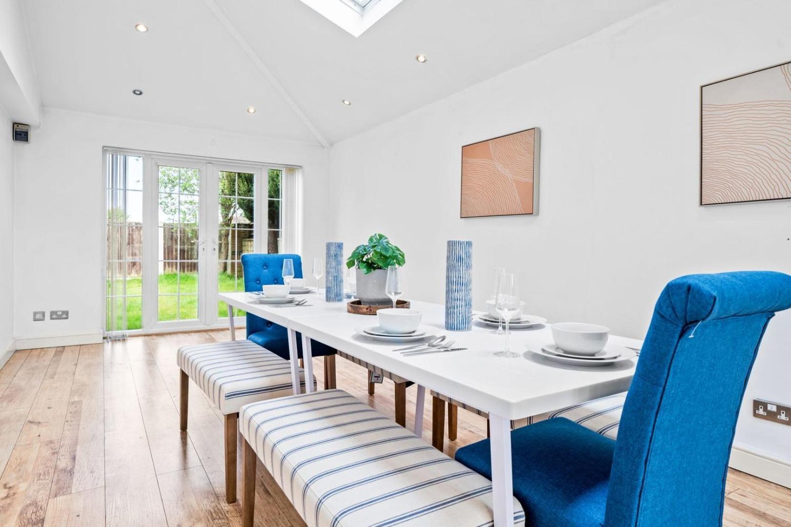 Bramcote Lane Spacious 5 Bedroom House Guest house