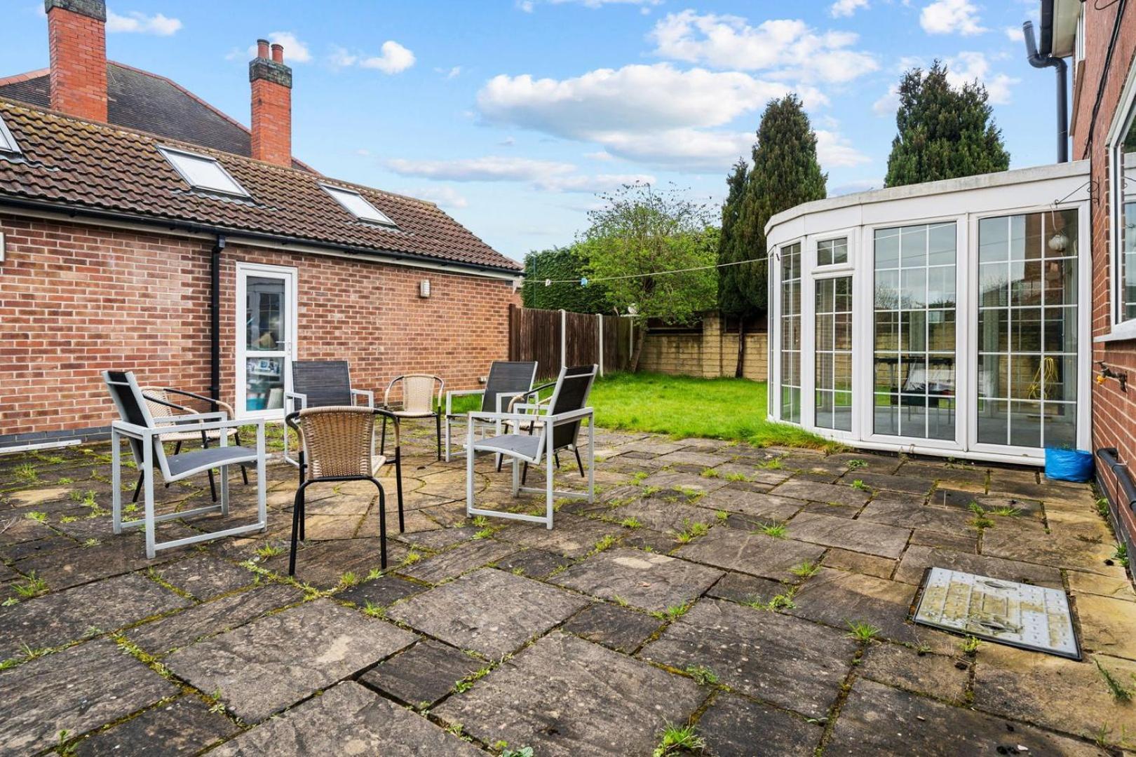 Bramcote Lane Spacious 5 Bedroom House Guest house *